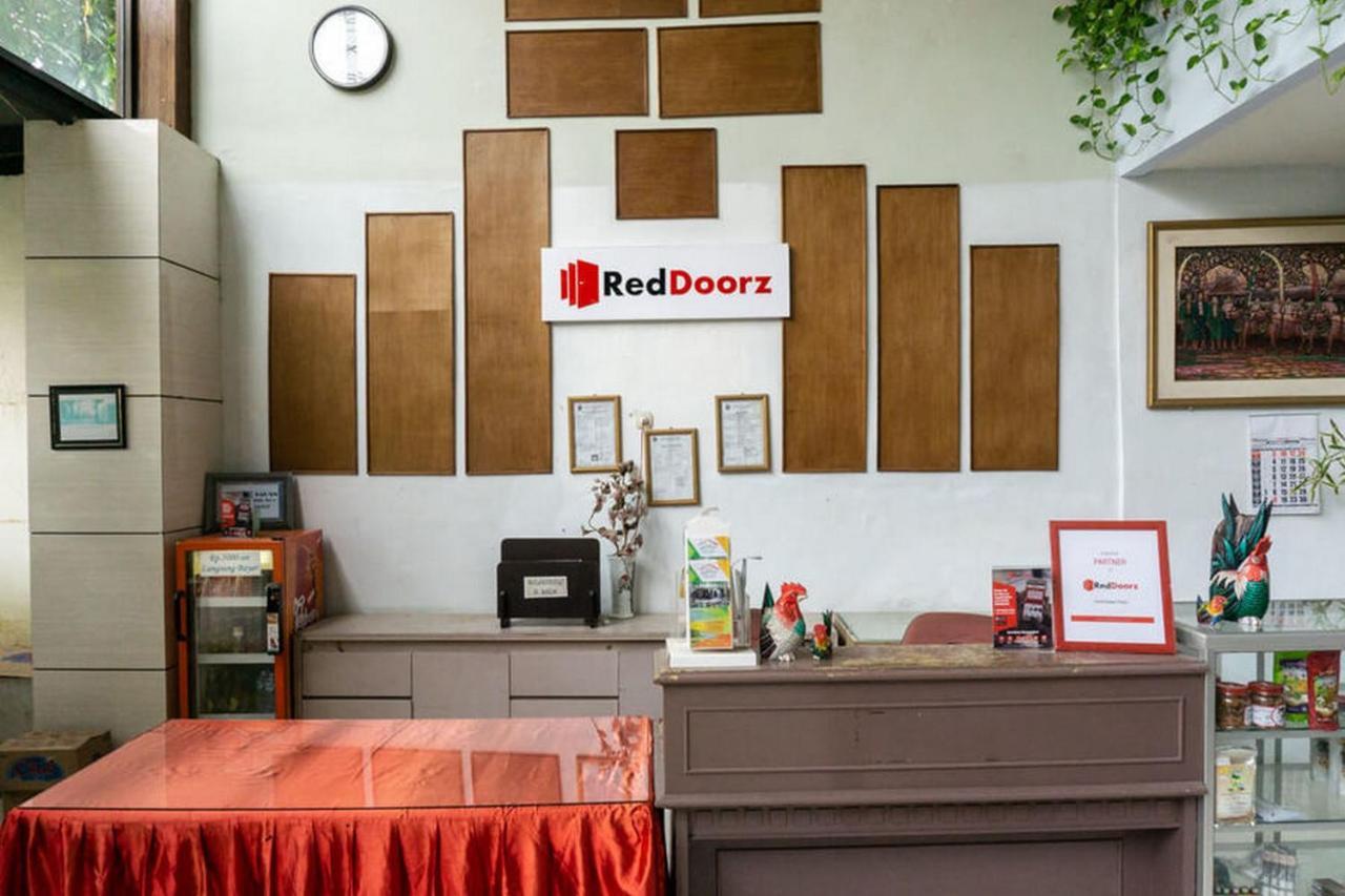 Reddoorz @ Hotel Surabaya Sumenep Eksteriør billede
