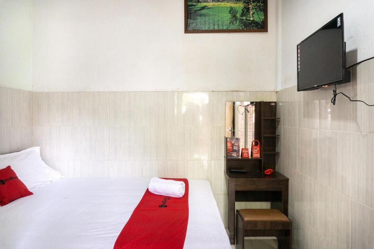 Reddoorz @ Hotel Surabaya Sumenep Eksteriør billede