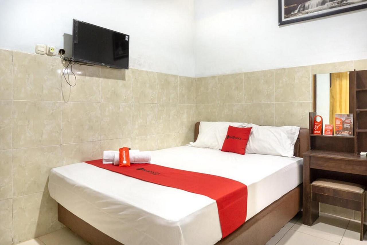 Reddoorz @ Hotel Surabaya Sumenep Eksteriør billede