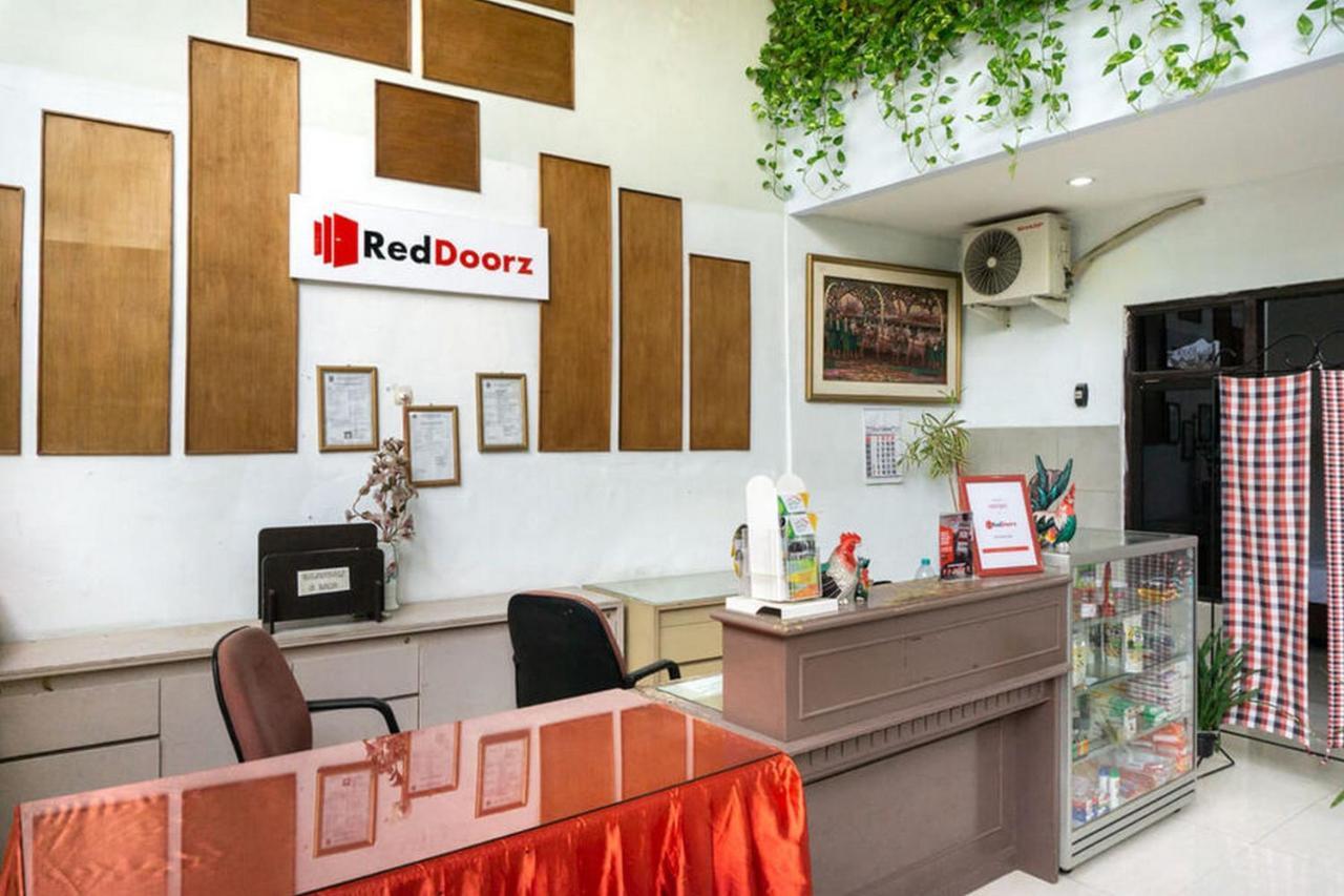 Reddoorz @ Hotel Surabaya Sumenep Eksteriør billede