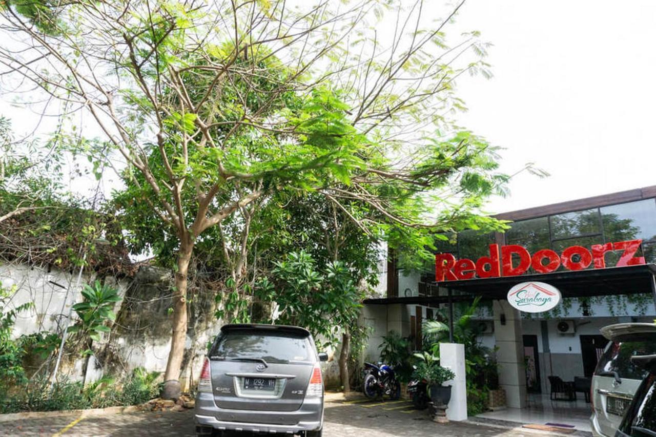 Reddoorz @ Hotel Surabaya Sumenep Eksteriør billede