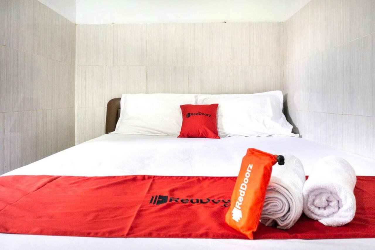 Reddoorz @ Hotel Surabaya Sumenep Eksteriør billede