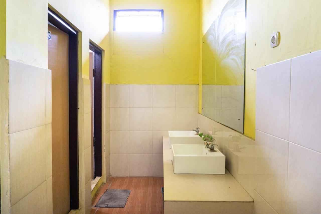 Reddoorz @ Hotel Surabaya Sumenep Eksteriør billede