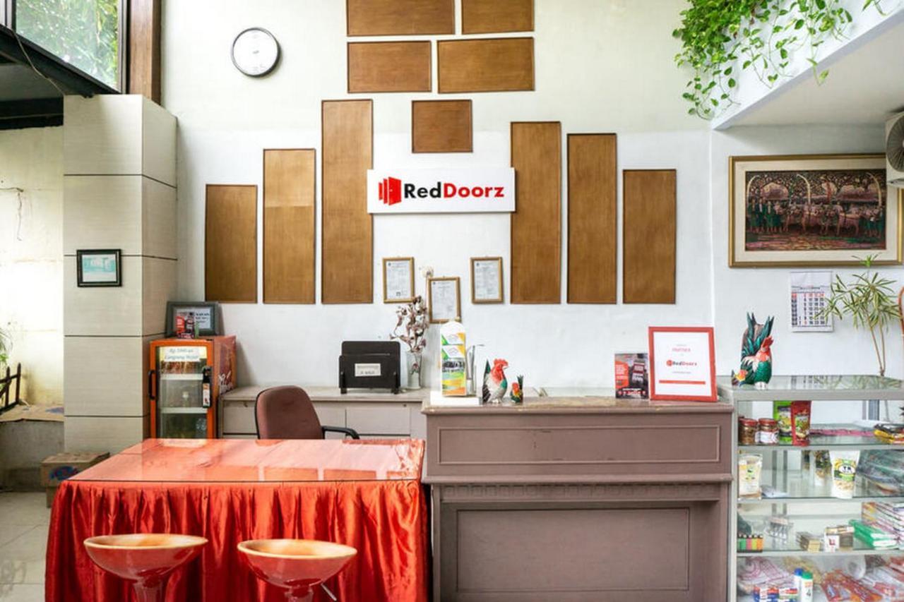 Reddoorz @ Hotel Surabaya Sumenep Eksteriør billede